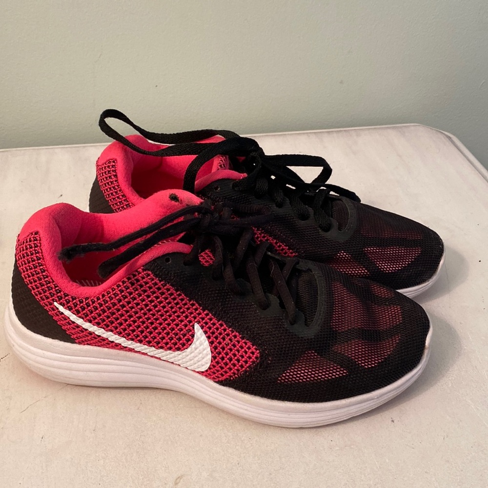 Nike Revolution 3 black- pink shoes 819303-600